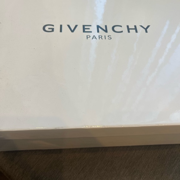 Boots - Picture 4 of 5